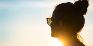 Cancer de la peau: 80% des mélanomes dans le monde seraient causés par les rayons UV