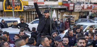 Palestine: Manifestation en Cisjordanie occupée pour dénoncer la mort en martyrs de soignants palestiniens