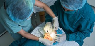 Jumelage entre hôpitaux: Opérations chirurgicales de la cataracte pour 20 patients à Azzaba