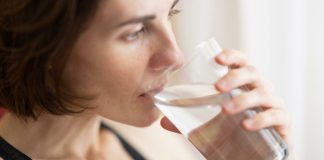 Vieillissement accéléré: Cette erreur matinale que nous faisons (presque) tous