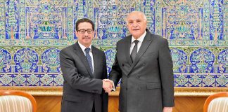 Visite d’adieu de l’ambassadeur tunisien Ramadan El Faïed: Ahmed Attaf reçoit l’ambassadeur de Tunisie