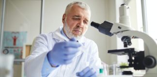 Des chercheurs analysent le sang des centenaires et font une découverte incroyable