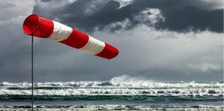 Vents forts et des vagues dangereuses sur plusieurs villes côtières ce mercredi