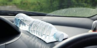 Vieille bouteille d’eau oubliée en voiture: Un réflexe à éviter pour votre santé