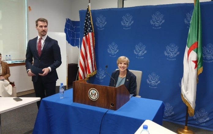 p 16 1 Elizabeth Aubin