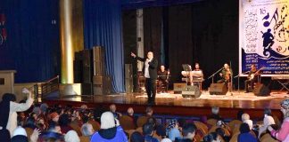 Sétif: La troupe « Nassamat El Fen El Assil » ouvre les Journées nationales du Samaâ et du Madih