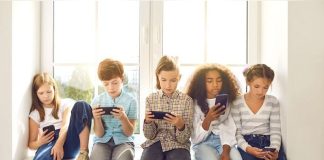 Nuls en lecture, mémoire défaillante: Les réseaux sociaux détruisent le cerveau des ados