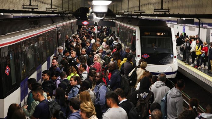 Aftermath of power outage in Madrid