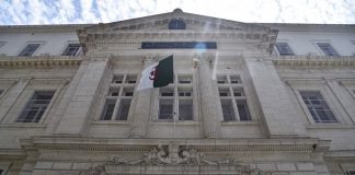 Tribunal de Sidi M’hamed: Neuf (9) individus placés en détention provisoire pour trafic et vente illicite d’armes