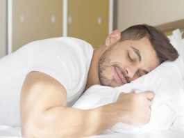 Dormir suffisamment pourrait être la clé pour rester en bonne santé, selon une nouvelle étude