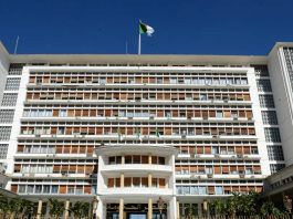 Hadj 2026: Le président de la République alloue un quota supplémentaire de 2000 carnets de hadj aux personnes âgées de 70 ans et plus