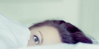 Voici une autre bonne raison de dormir dans l’obscurité totale