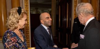 Algérie-GB: Le roi Charles III reçoit l’Algérien Samir Zitouni qui a sauvé des vies lors d’une agression dans un train en Grande Bretagne