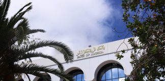 Droit de change pour voyage: Compte bancaire obligatoire et fin du paiement en espèces