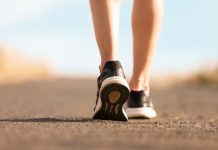 Vous marchez «comme ça» ? Votre cœur pourrait en payer le prix