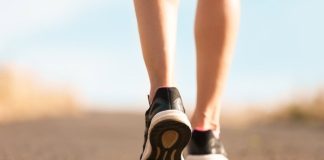 Vous marchez «comme ça» ? Votre cœur pourrait en payer le prix