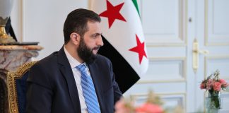 Syrie: Ahmed al Charia promulgue un décret déclarant le kurde langue nationale.