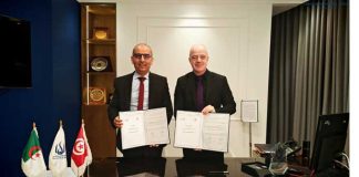 L’Université de Khenchela signe une convention de coopération avec l’Université tunisienne de Sfax