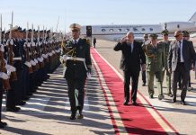 Un accueil populaire très chaleureux lui a été réservé: La population de Bechar rend un grand hommage au président de la République