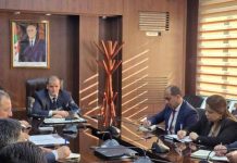 Commerce: Rezig se réunit avec les opérateurs de la filière plastique