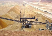 3,5 milliards de tonnes de fer et 10 millions de tonnes de phosphate en ligne de mire: L’Algérie passe à l’échelle industrielle