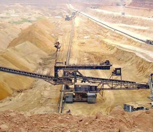 3,5 milliards de tonnes de fer et 10 millions de tonnes de phosphate en ligne de mire: L’Algérie passe à l’échelle industrielle