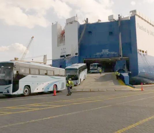 Un programme de 10.000 bus pour moderniser le parc national: 420 nouveaux bus réceptionnés à Djen Djen dans le cadre du plan présidentiel