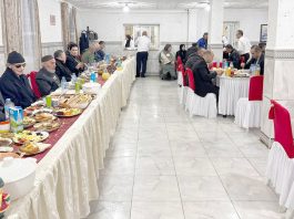 Souk Ahras: Mouloudji partage un iftar collectif avec des personnes âgées