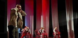 Représentation générale de la pièce de théâtre « Fissam » à Alger