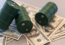 Pétrole: Le Brent en baisse à 98,5 dollars