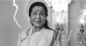 Décès d’Asha Bhosle, chanteuse légendaire de Bollywood