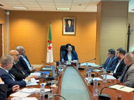 Commerce: Amel Abdellatif préside une réunion avec les représentants des cafetiers et des torréfacteurs