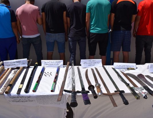 Bouira: Démantèlement d’une bande de quartiers et saisie d’armes blanches