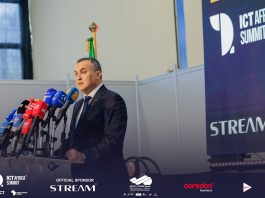 Poste et Télécommunications: Zerrouki appelle les entreprises algériennes à voir grand et à se faire une image au-delà des frontières