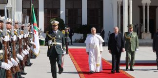 A bord de l’avion le conduisant vers le Cameroun: Le pape Léon XIV salue en l’Algérie une «terre de dialogue et de respect mutuel»