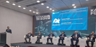 Economie numérique: À Kazan, Ouadah met en avant les atouts technologiques algériens