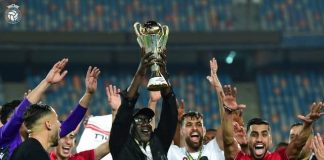 Coupe de la Confédération: L’entraineur Lamine Ndiaye entre dans la légende après le sacre de l’USM Alger