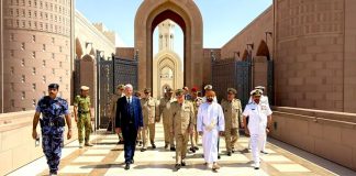 Au 4e jour de sa visite au Sultanat d’Oman: Le Général d’Armée Saïd Chanegriha visite le Collège militaire technique à Mascate