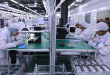 6.000 smartphones produits chaque jour: Oran gagne une usine et 400 emplois