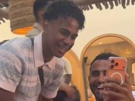 Mahrez et Yamal font le buzz à Saint-Tropez