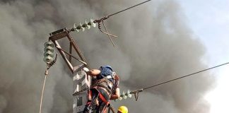 Trois kilomètres de lignes électriques dévorés par les flammes