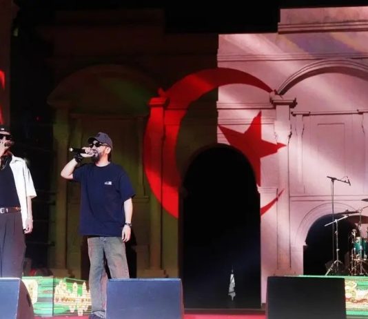 Batna: La 4ème soirée du Festival international de Timgad a mêlé chant chaoui et musique moderne