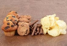 Il perd 12 kilos en mangeant des gâteaux et des chips: L’expérience qui bouscule la nutrition