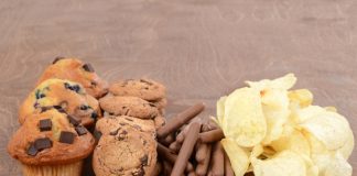 Il perd 12 kilos en mangeant des gâteaux et des chips: L’expérience qui bouscule la nutrition
