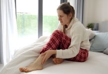 Crampes nocturnes: Pourquoi elles s’intensifient avec la chaleur