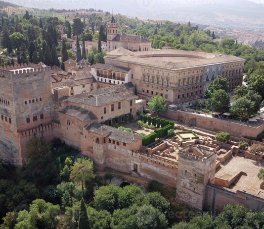Évacué après un nouveau séisme: À Grenade, le palais de l’Alhambra, n’a subi que des dégâts mineurs, selon une première inspection