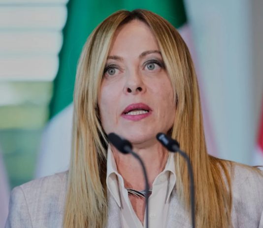 Italie: Giorgia Meloni bat un record de longévité et lance sa campagne pour 2027
