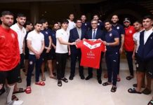 CAF: L’ambassadeur algérien rend visite à l’équipe de jeunes du CR Belouizdad à Nouakchott