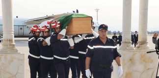 Hommage national à Oran: Boualem Boualem rejoint sa dernière demeure au cimetière d’Aïn El Beïda